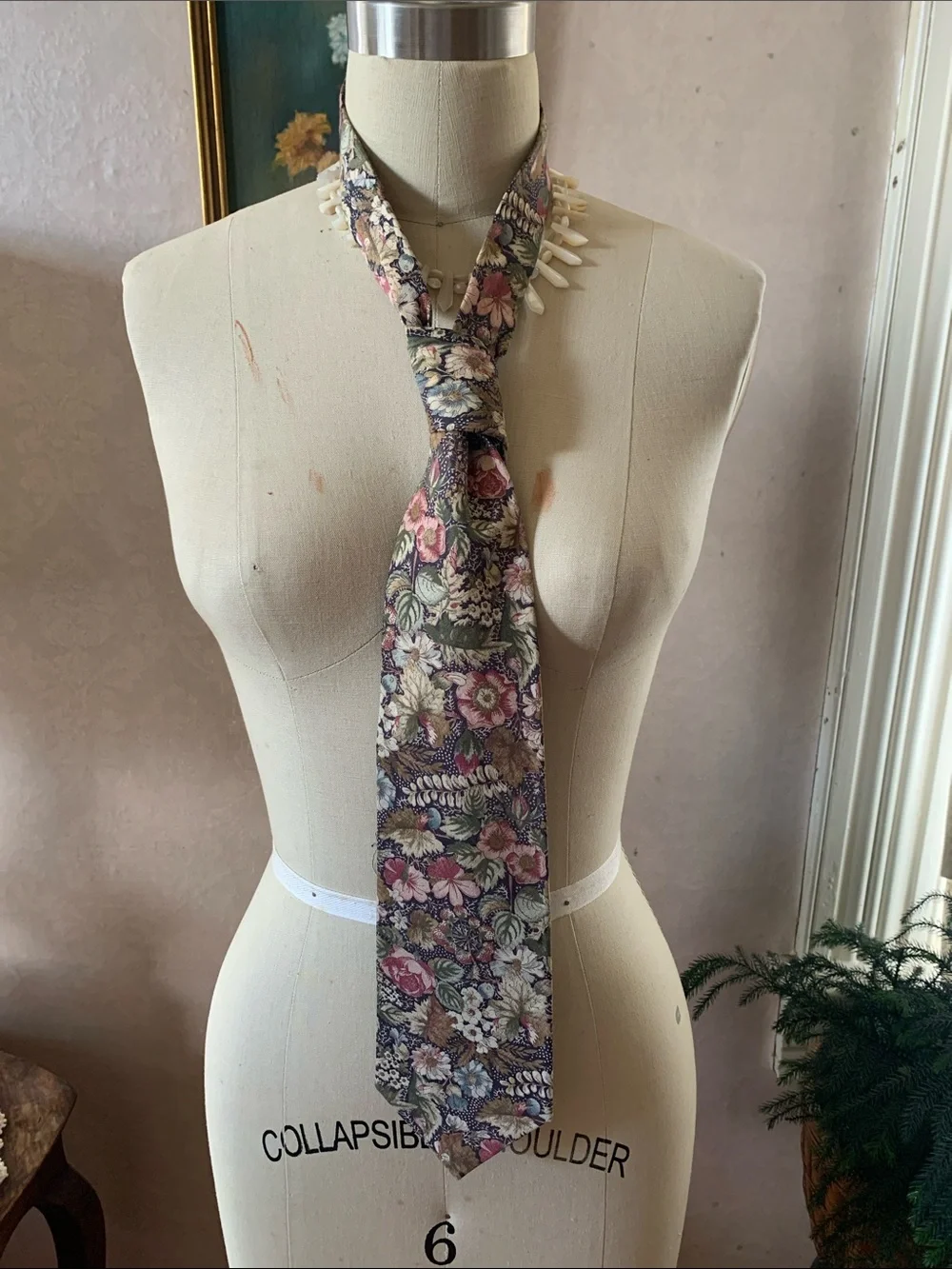 Tango by Max Raab Men’s Vintage Floral Neck Tie